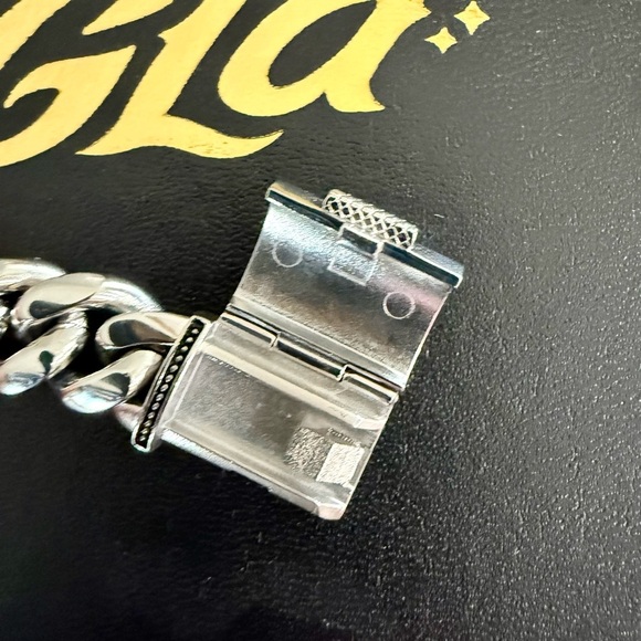 GLD Signature Cuban in White Gold- 12mm Chain Necklace 16 inches long Christmas - Picture 5 of 11